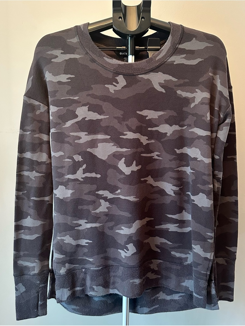 Athleta Triumph Camo Crewneck Sweatshirt Small Green